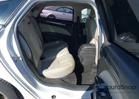 2015 Ford Fusion Energi Titanium from USA, damaged, VIN 3FA6P0SU2FR280928